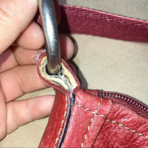 Clearance 🛍 Large red fossil crossbody. - Picture 5 of 10